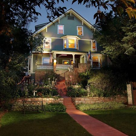 Avenue Hotel Bed And Breakfast 마니투 스프링스 외부 사진