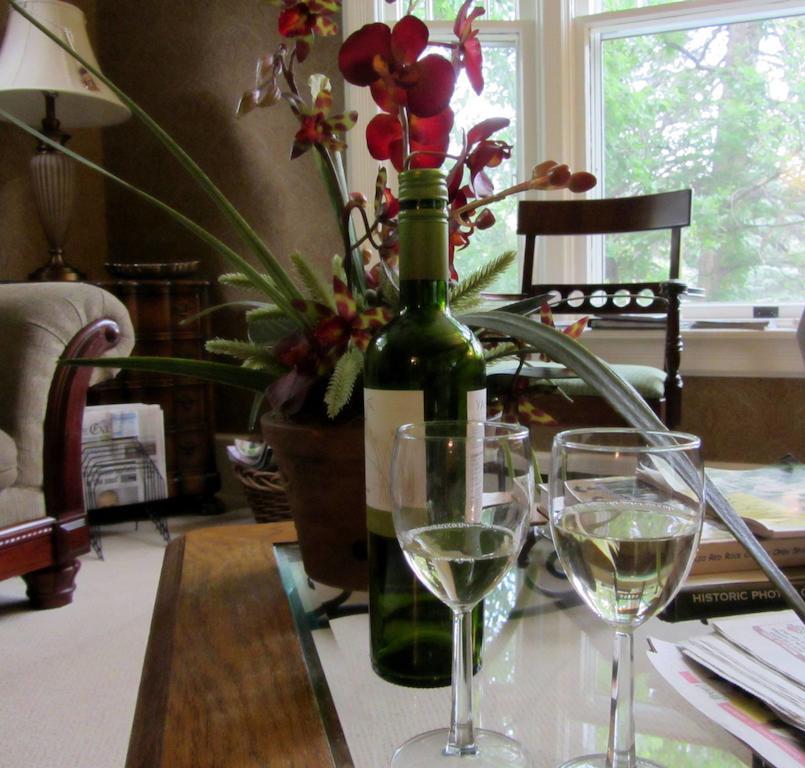 Avenue Hotel Bed And Breakfast 마니투 스프링스 외부 사진