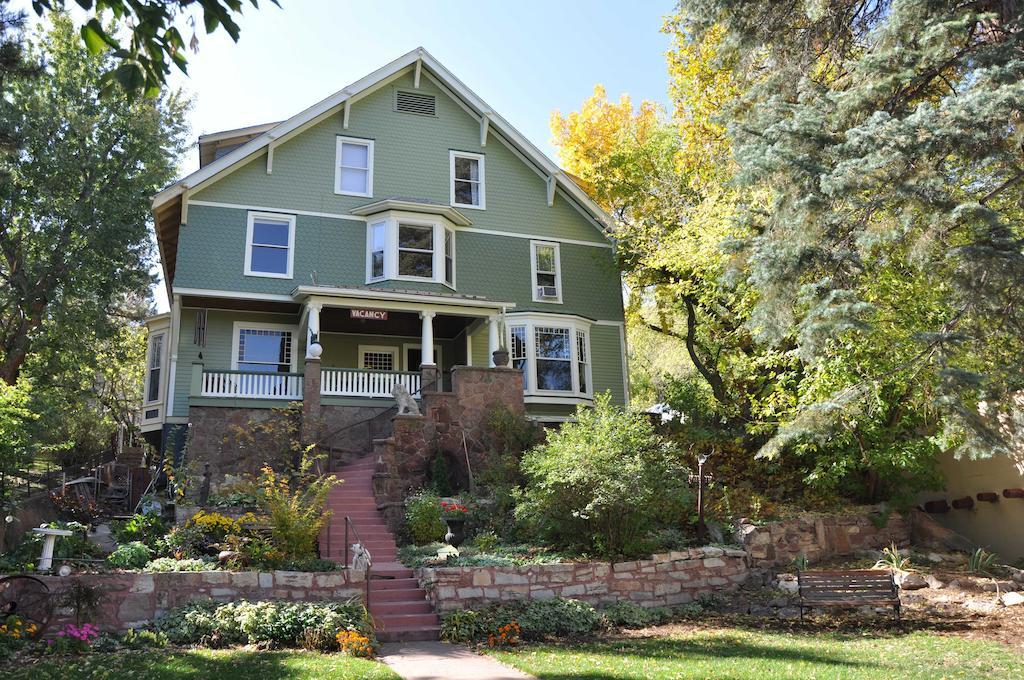 Avenue Hotel Bed And Breakfast 마니투 스프링스 외부 사진