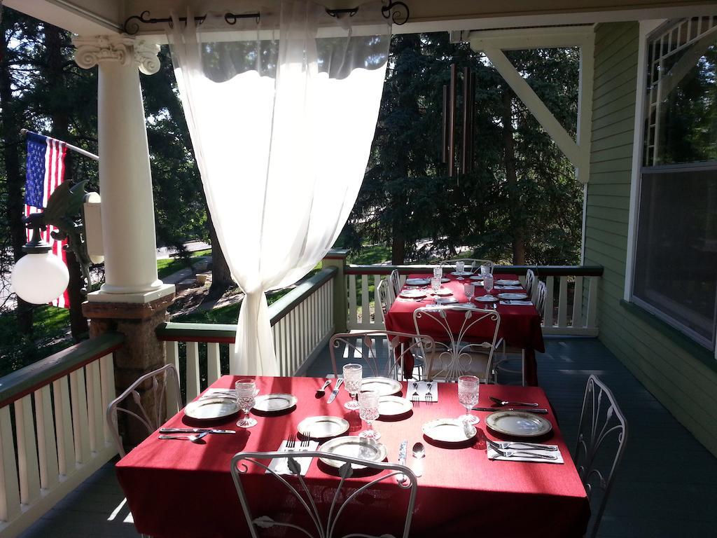 Avenue Hotel Bed And Breakfast 마니투 스프링스 외부 사진