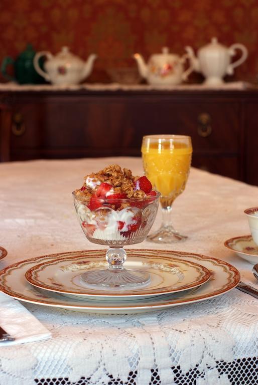 Avenue Hotel Bed And Breakfast 마니투 스프링스 외부 사진
