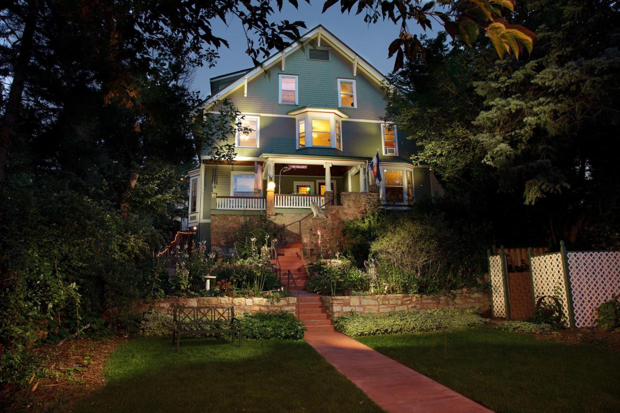 Avenue Hotel Bed And Breakfast 마니투 스프링스 외부 사진
