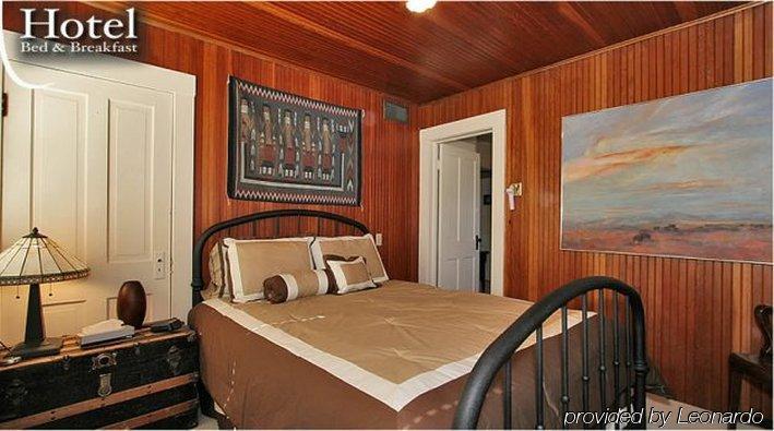 Avenue Hotel Bed And Breakfast 마니투 스프링스 객실 사진