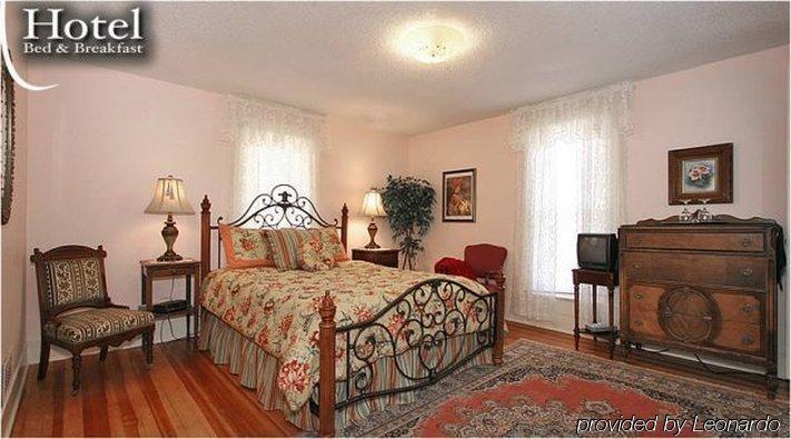 Avenue Hotel Bed And Breakfast 마니투 스프링스 객실 사진