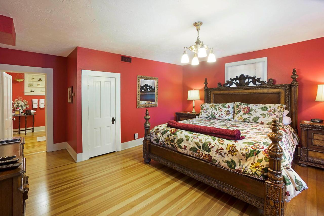 Avenue Hotel Bed And Breakfast 마니투 스프링스 외부 사진