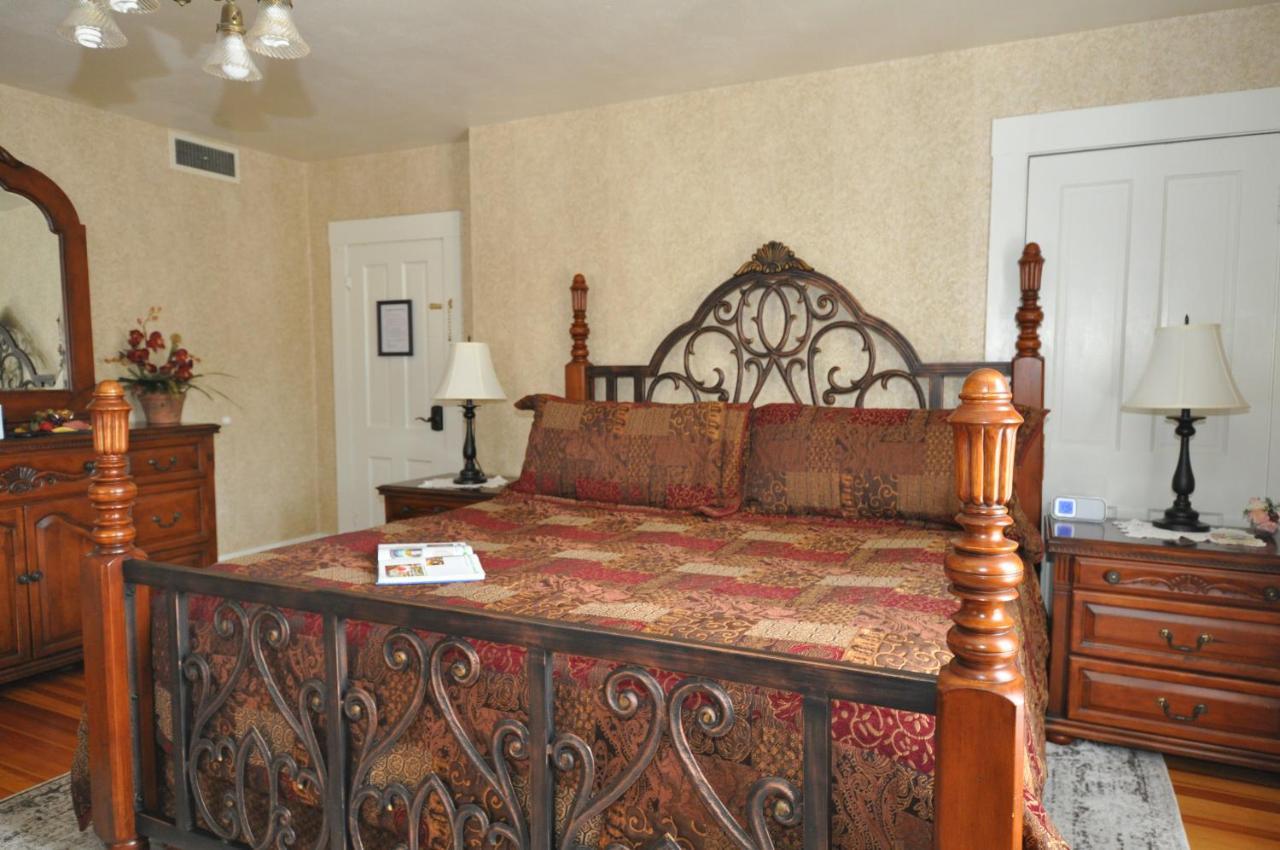 Avenue Hotel Bed And Breakfast 마니투 스프링스 외부 사진
